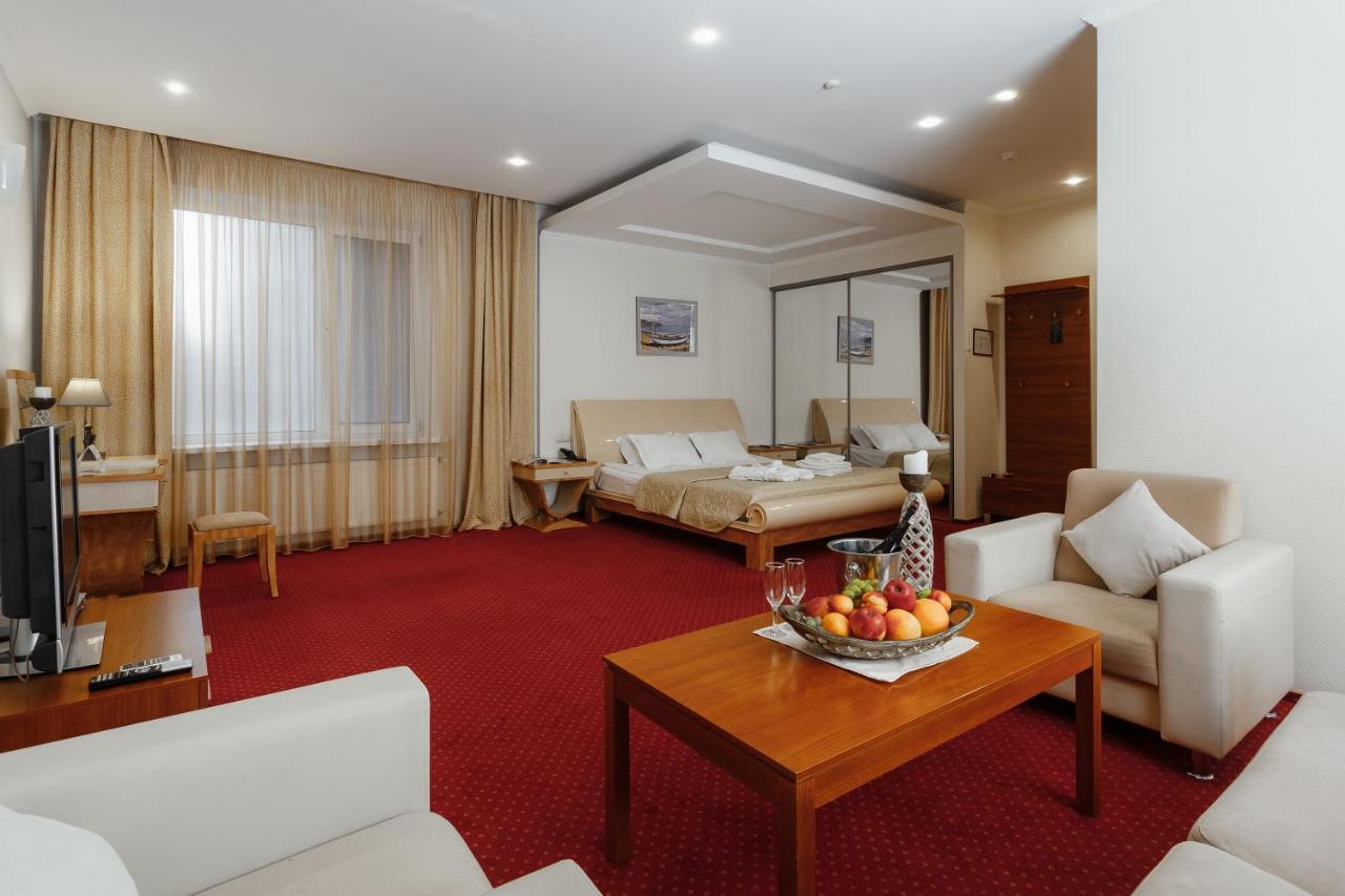 Residence Odesskij Dvorik Одеса Екстериор снимка