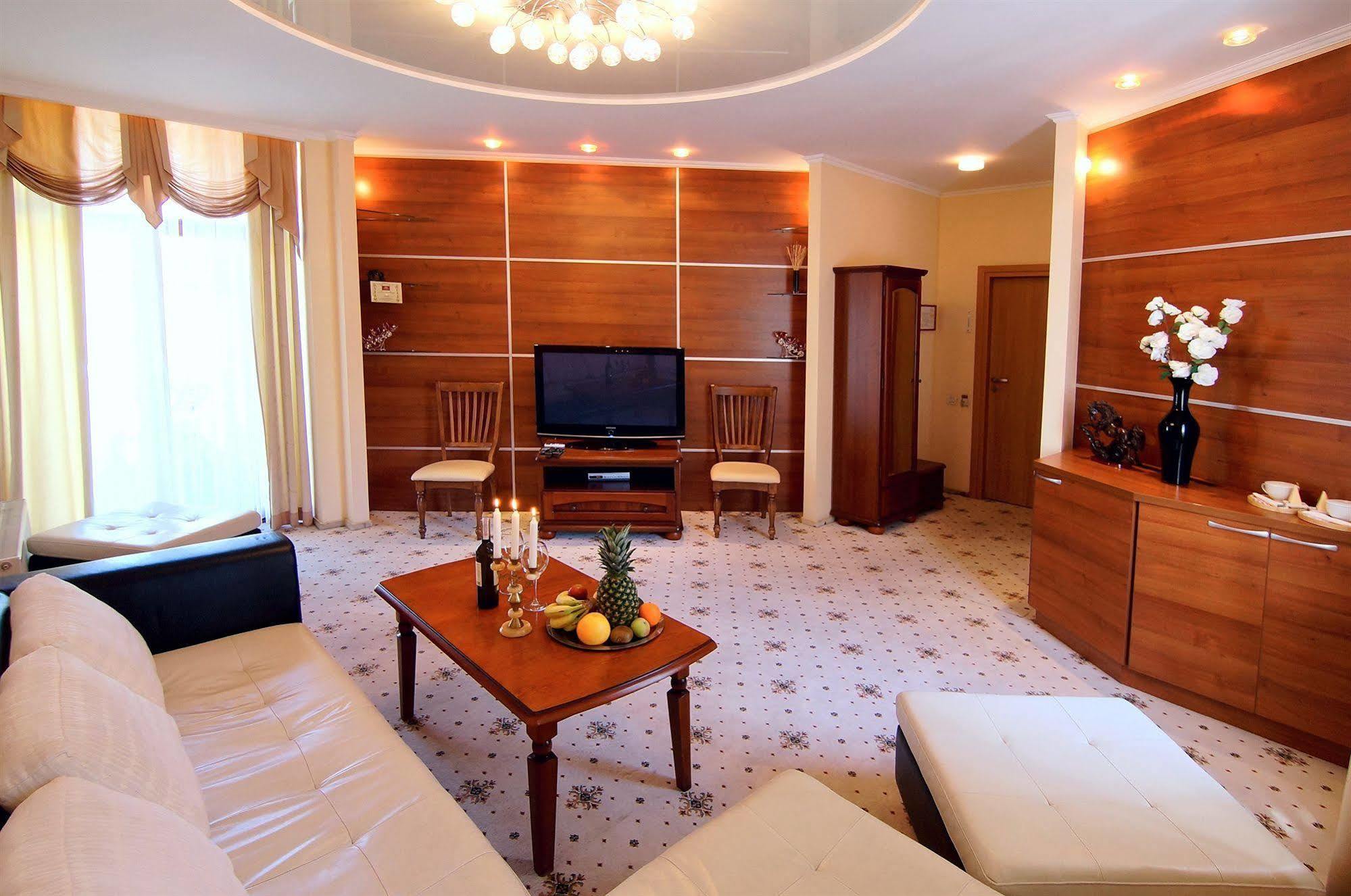 Residence Odesskij Dvorik Одеса Екстериор снимка