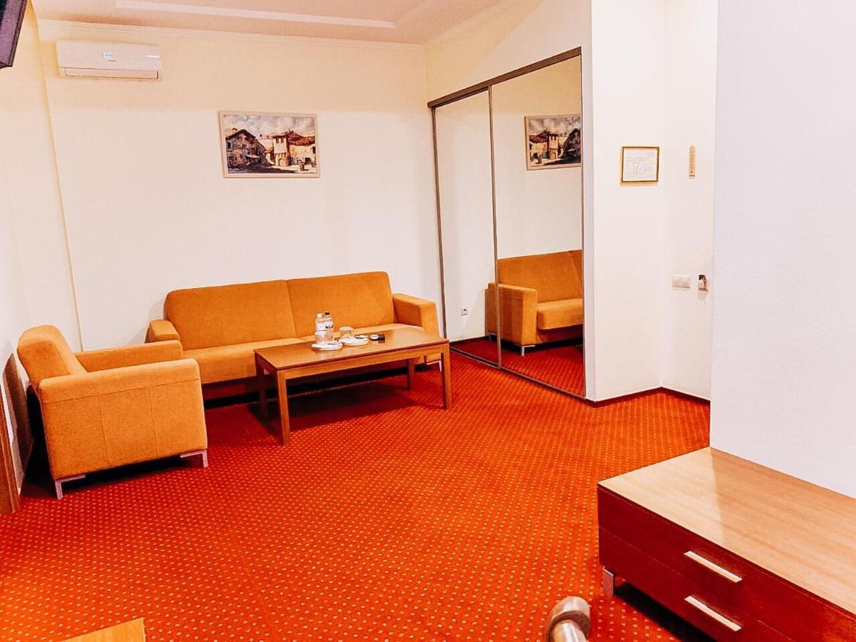 Residence Odesskij Dvorik Одеса Екстериор снимка